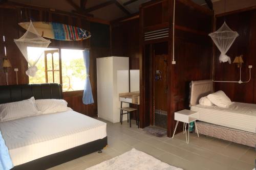 Arya's Surf Camp Cimaja in Sukabumi