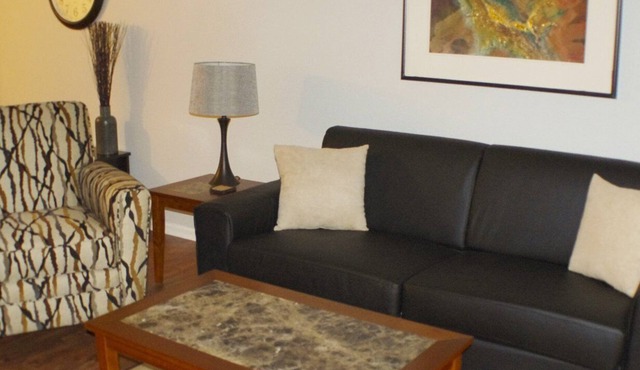 Beautiful 3 bedroom unit at resort, sleeps 8 in Oconomowoc