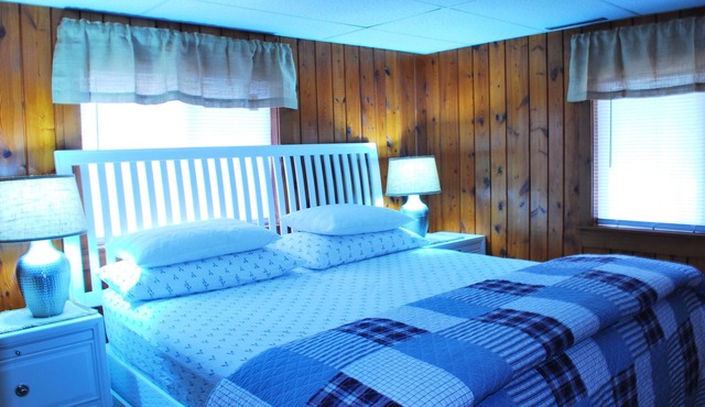 Beautiful Cottage Just minutes from The Twin Lakes & Beach in Lewiston