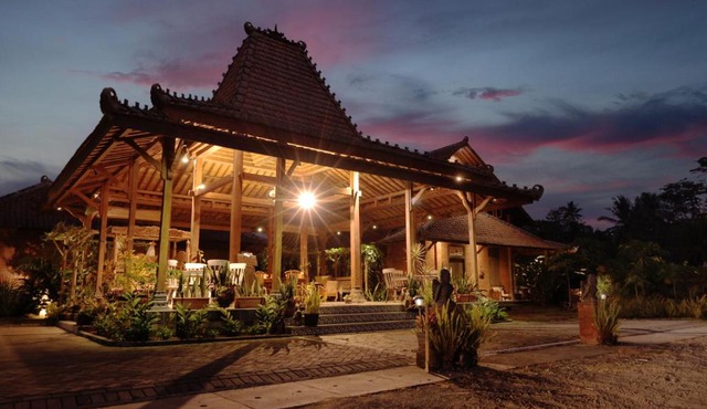 Bhumi Kasuryan Borobudur
