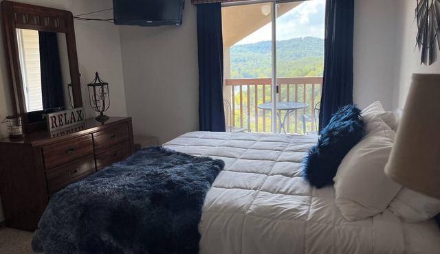 Blessed Nest Branson-Penthouse with Lake View. Right next to SDC! in Branson