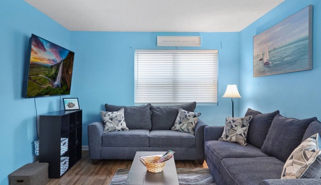 Blue Ocean Condo Getaway- Across the Street from BEACH in Surfside Beach
