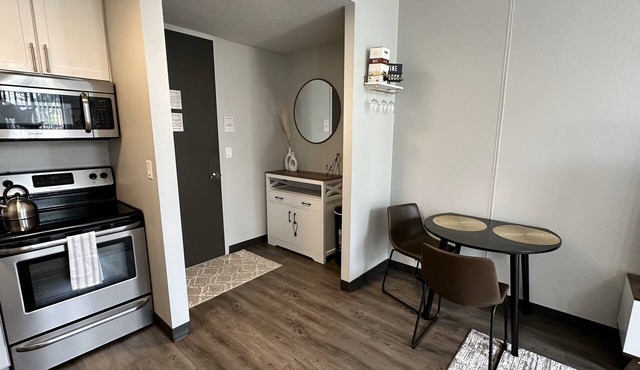 Boho Loft/Skyline View/Walk to Arena Events in Des Moines