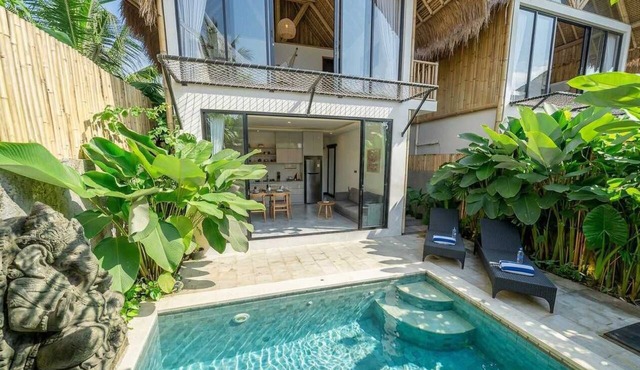 Brand NEW 1BR Villa+Huge Pool+Jungle View+Top Spot in Gianyar Regency
