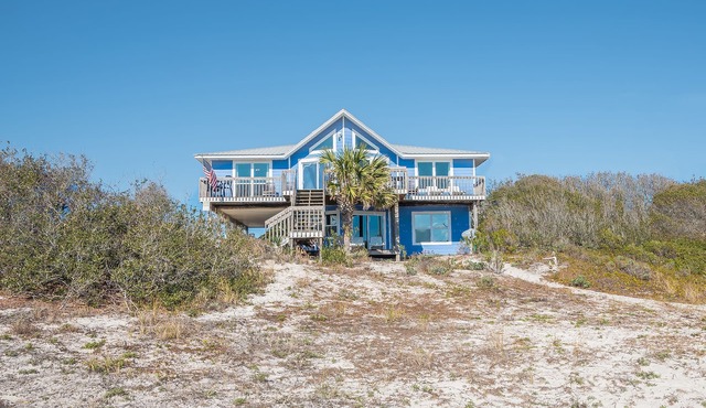 BRITTAIN'S BEACON - TREMENDOUS VIEWS - SLEEPS 18 - DOG FRIENDLY in Gulf Shores
