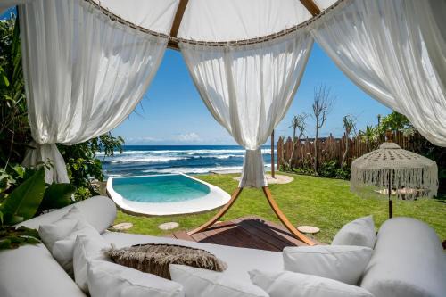 Bubble 3 - Luxury Private Pool Honeymoon Dome Uluwatu in Uluwatu