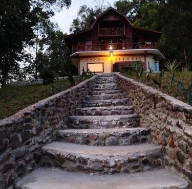 Bukit Lawang Batu Kapal Rimba House in Timbanglawang