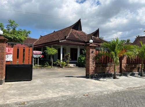 Capital O 92615 Villa Utama D'alas Purwo in Sumberasri
