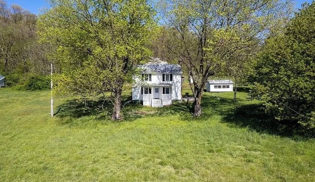Charming 2-bedroom house farmhouse 15 minutes from downtown Harrisonburg & JMU in Harrisonburg