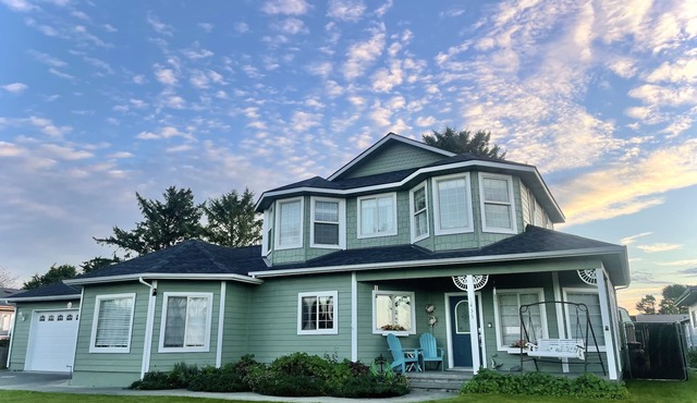 Charming home on the Cliffs of Crescent City in Crescent City