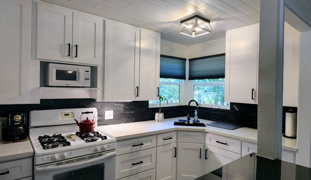 Cherry Valley Studio Guest Cottage in Cherry Valley