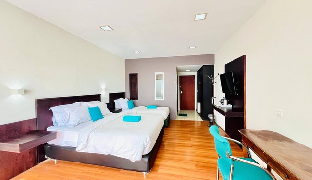 City Hotel