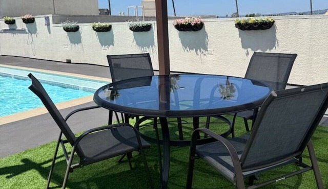 Clean Kid-Friendly w/Bunk Beds! in Los Angeles