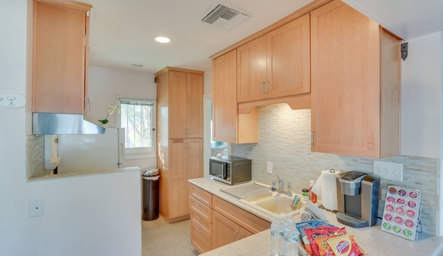 Colton Studio w/Fire Pit, 4 Mi to San Bernardino! in Colton