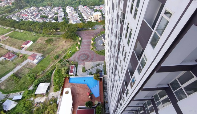 Comfort 1Br At Amartha View Apartment