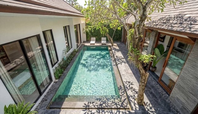 Cozy 2BR near Canggu's Beaches w Pool & Garden in Kabupaten Badung