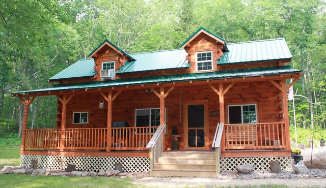 Cozy Authentic Amish Cabin, 5 Acres Of Privacy, 4 Wheel Trail, Snowmobile Trail in Lampson