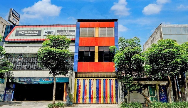 Cozy Double Escape W/Free WiFi and Parking in Surabaya