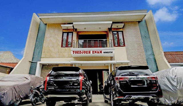 Cozy Double Escape W/Free WiFi and Parking in Surabaya