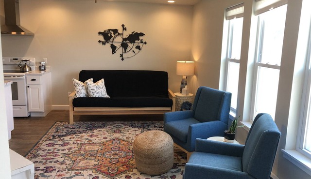 Cozy Downtown Apartment in Argyle