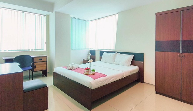 Cozy Living 2Br Apartment At High Point Serviced