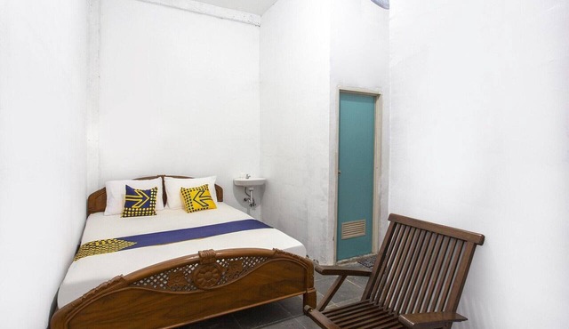 Cozy Standard Double Near Metro Mall in Kabupaten Bogor