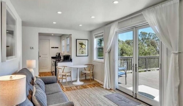 Cozy View Retreat, Easy Access to SF, Beach, Parks in Mill Valley