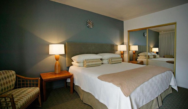 Desert Hills - 21 and Over - A Town & Desert Boutique Hotel in Palm Springs