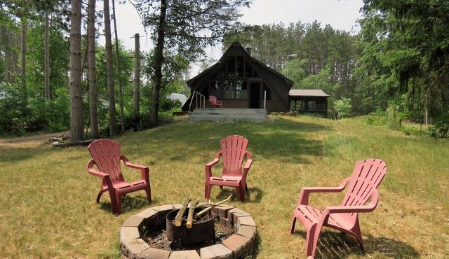 Enjoy A memorable experience in our unique Cabin on Wisconsin River in Mauston