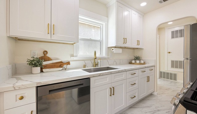 Enjoy a stylish experience at this Ultra Chic home away from home. in San Diego