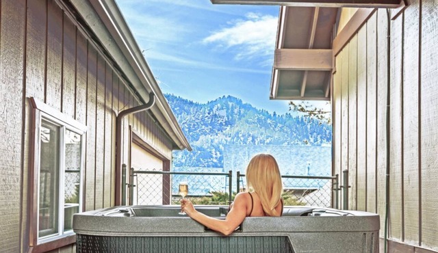 Exclusive Chalet w/hot tub & sauna - less then 60 miles from LA in Wrightwood
