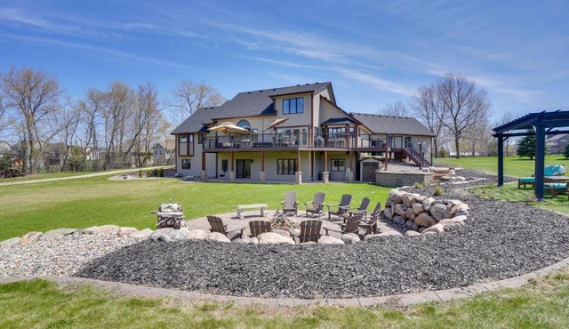 Expansive Retreat on 5 Acres in Shakopee! in Shakopee