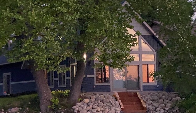 Exquisite Cottage on Lake Brophy. Lic1971 in Alexandria