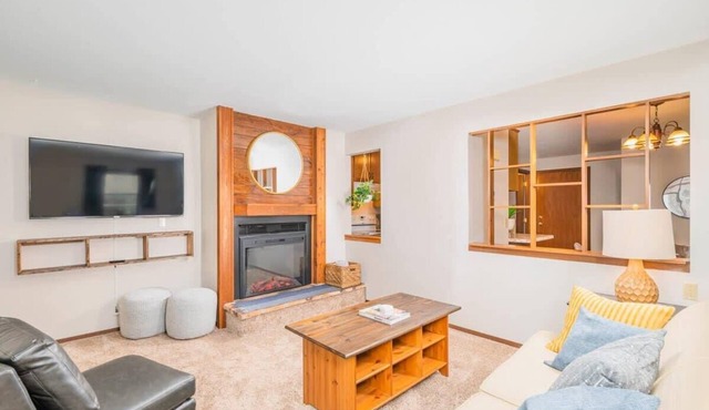Family-Friendly Home 2 Min to Grocery & Highway in Appleton