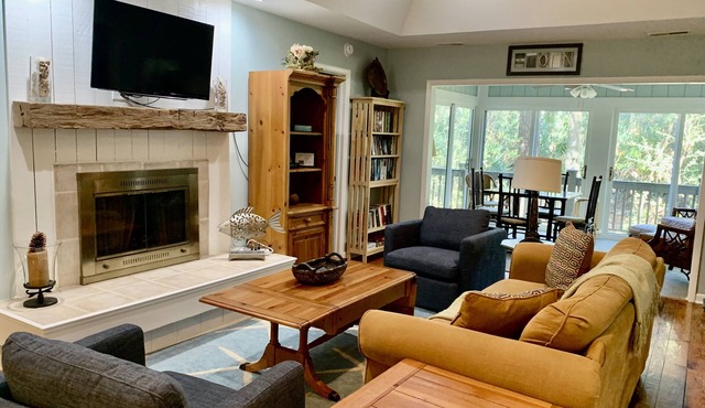 Favorite cottage - large kitchen and renovated bathrooms, sunroom in Kiawah Island