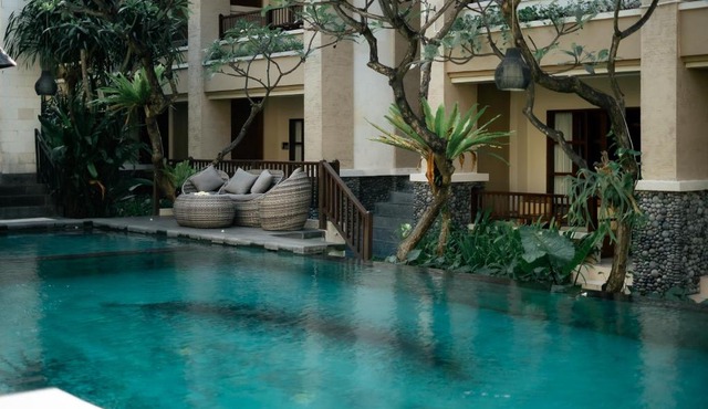 Fourteen Roses Beach Hotel