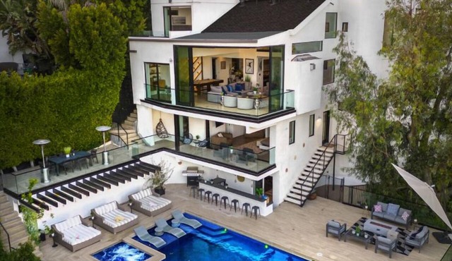 Franklin Modern - Hollywood Hills Estate with Theater, Pool, & Views in West Hollywood