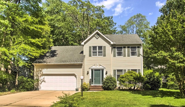 Golf Getaway w/Pool Access 2 Mi to Bethany Beach! in Bethany Beach