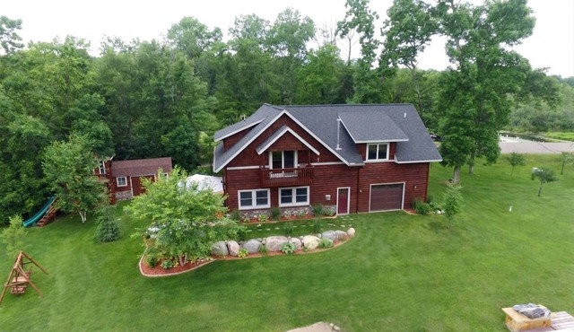 Gull lake chain, 3br room and kids playhouse. Private area with game room. in Nisswa