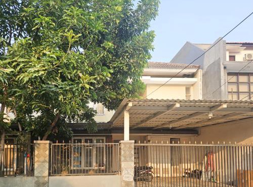 Hasana Guest House Syariah near Royal Plaza RedPartner in Surabaya