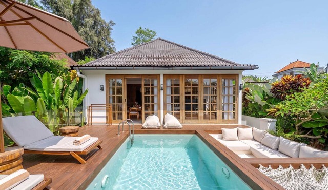Hidden 3BR Oasis in Serene Ubud w Huge Pool+Patio in Gianyar Regency