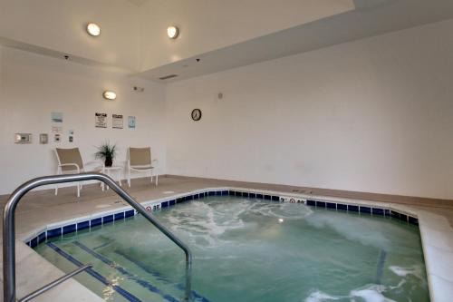 Holiday Inn Express Peru-Lasalle Area by IHG in Peru
