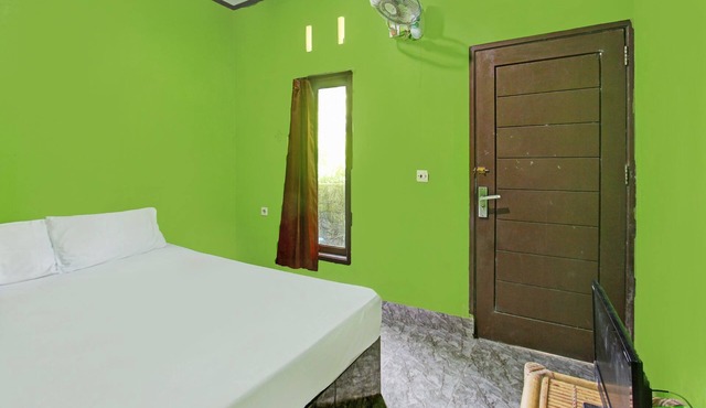 Hotel O Ashooy HomestayNearWisata Desa sedau