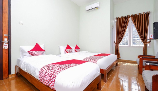 Hotel O Paviliun Permata in Surakarta