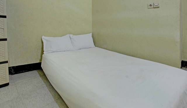 Hotel O Penginapan 3 Bersaudara Near Pasar Sengkol in Janapria