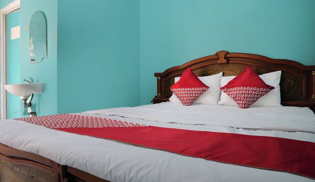 Hotel O Penginapan Raja in Sukabumi