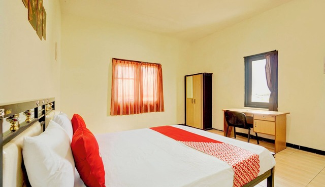 Hotel O Petraya Residence near City of Tomorrow Mall in Surabaya