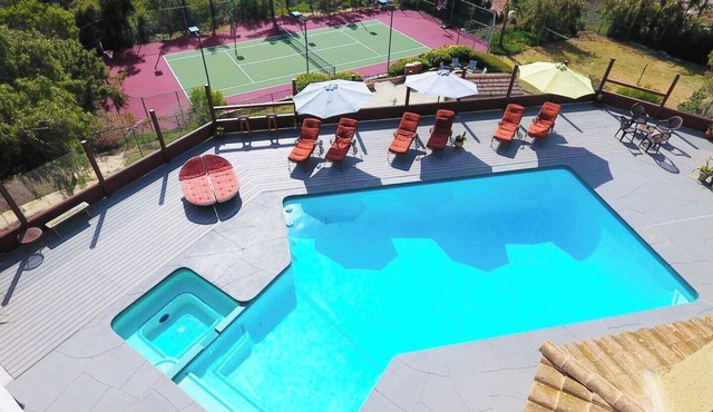 Huge 4-Acre Private Getaway With Stunning Views & Amenities For The Whole Family in Vista