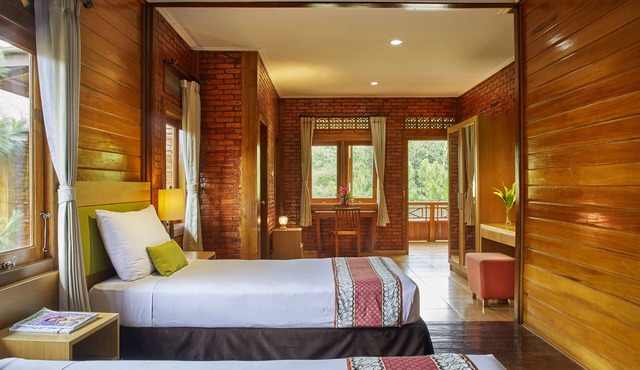 Jambuluwuk Convention Hall & Resort Puncak in Ciawi