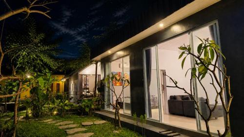 Jhon House & Grill